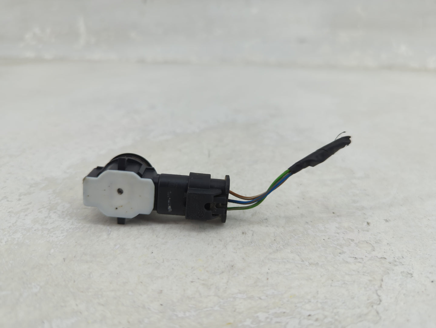 2017 Bmw 330i Front Park Assist Sensor White 1456223 - Oemusedautoparts1.com