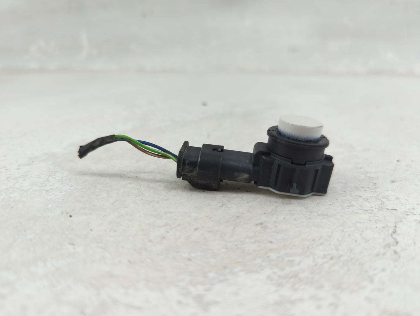 2017 Bmw 330i Front Park Assist Sensor White 1456611 - Oemusedautoparts1.com