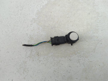 2017 Bmw 330i Front Park Assist Sensor White - Oemusedautoparts1.com