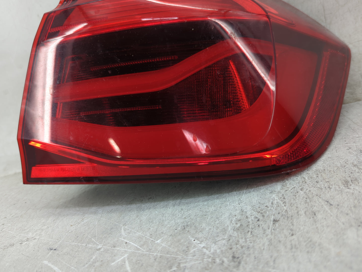 2017-2018 Bmw 330i Tail Light Assembly Passenger Right OEM P/N:199525 Fits Fits 2016 2017 2018 OEM Used Auto Parts - Oemused