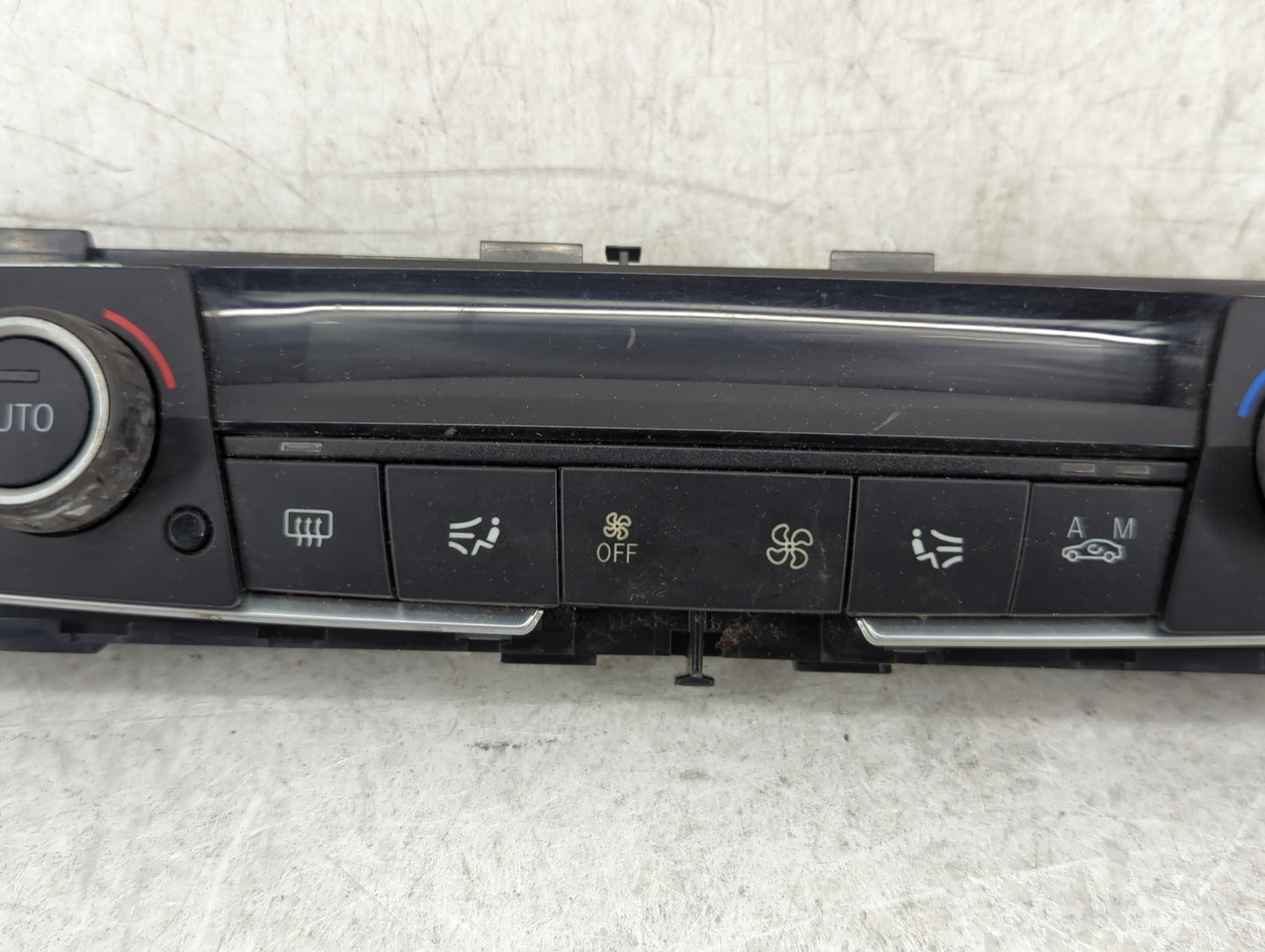 2017-2019 Bmw 330i Climate Control Module Temperature AC/Heater Replacement P/N:9363546-02 Fits OEM Used Auto Parts - Oemuse