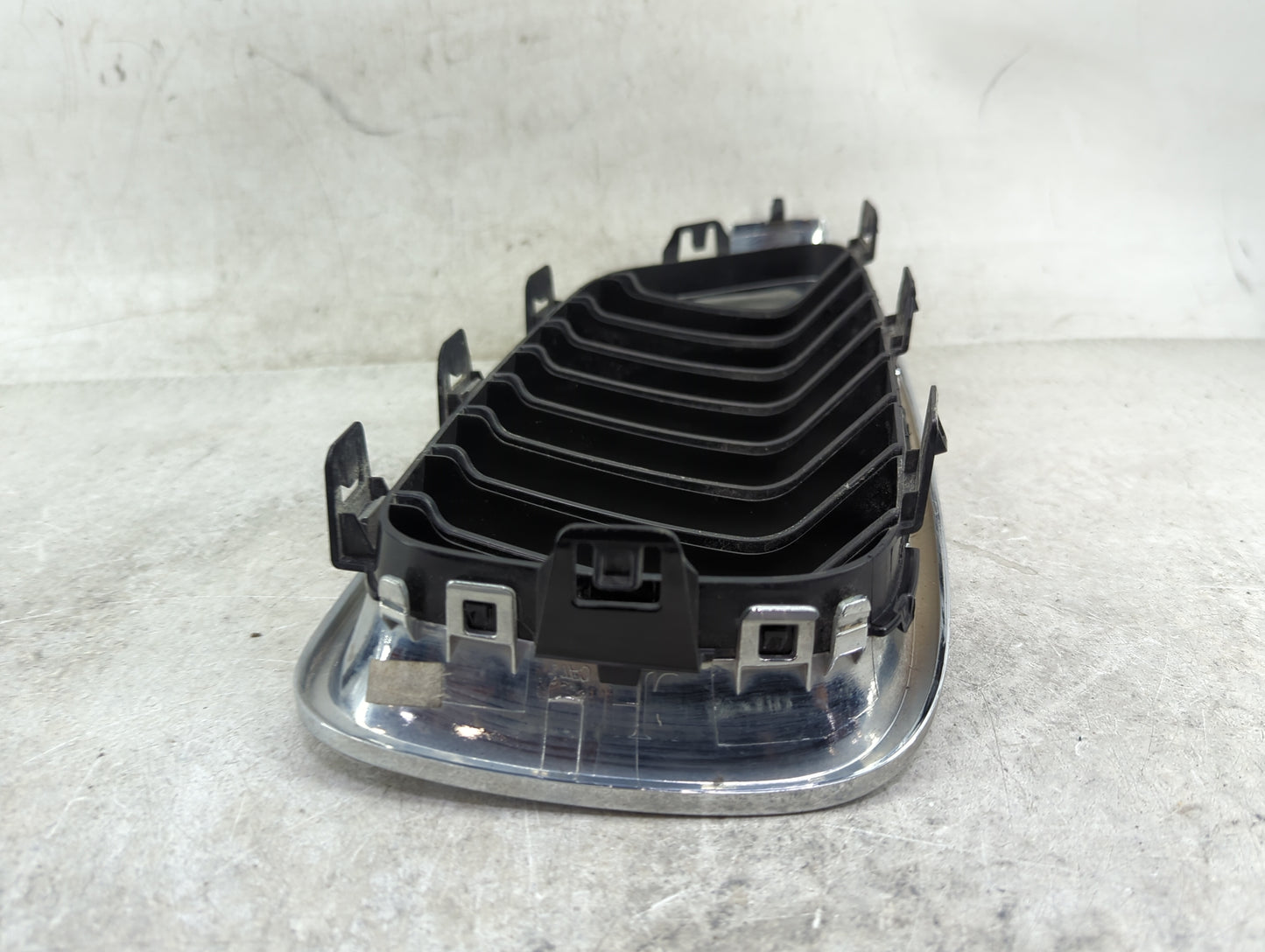 2017-2019 Bmw 330i Front Grille Bumper Not Included 1459864 - Oemusedautoparts1.com