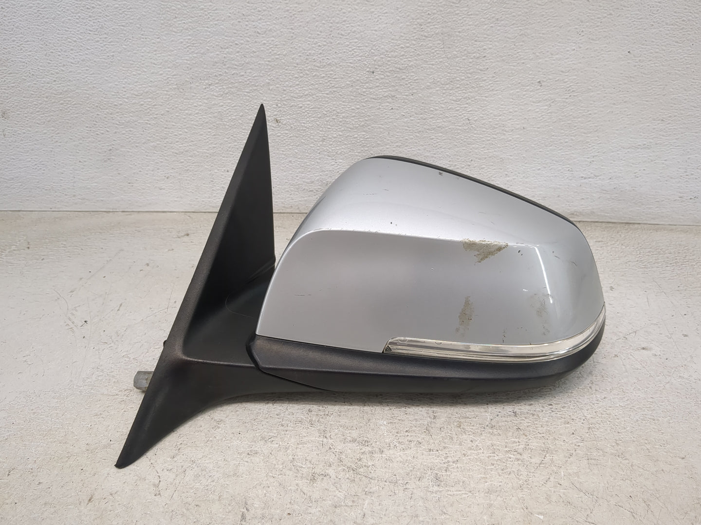 2017-2018 Bmw 330i Driver Side View Mirror - Left Door Mirror OEM Used - Oemusedautoparts1.com