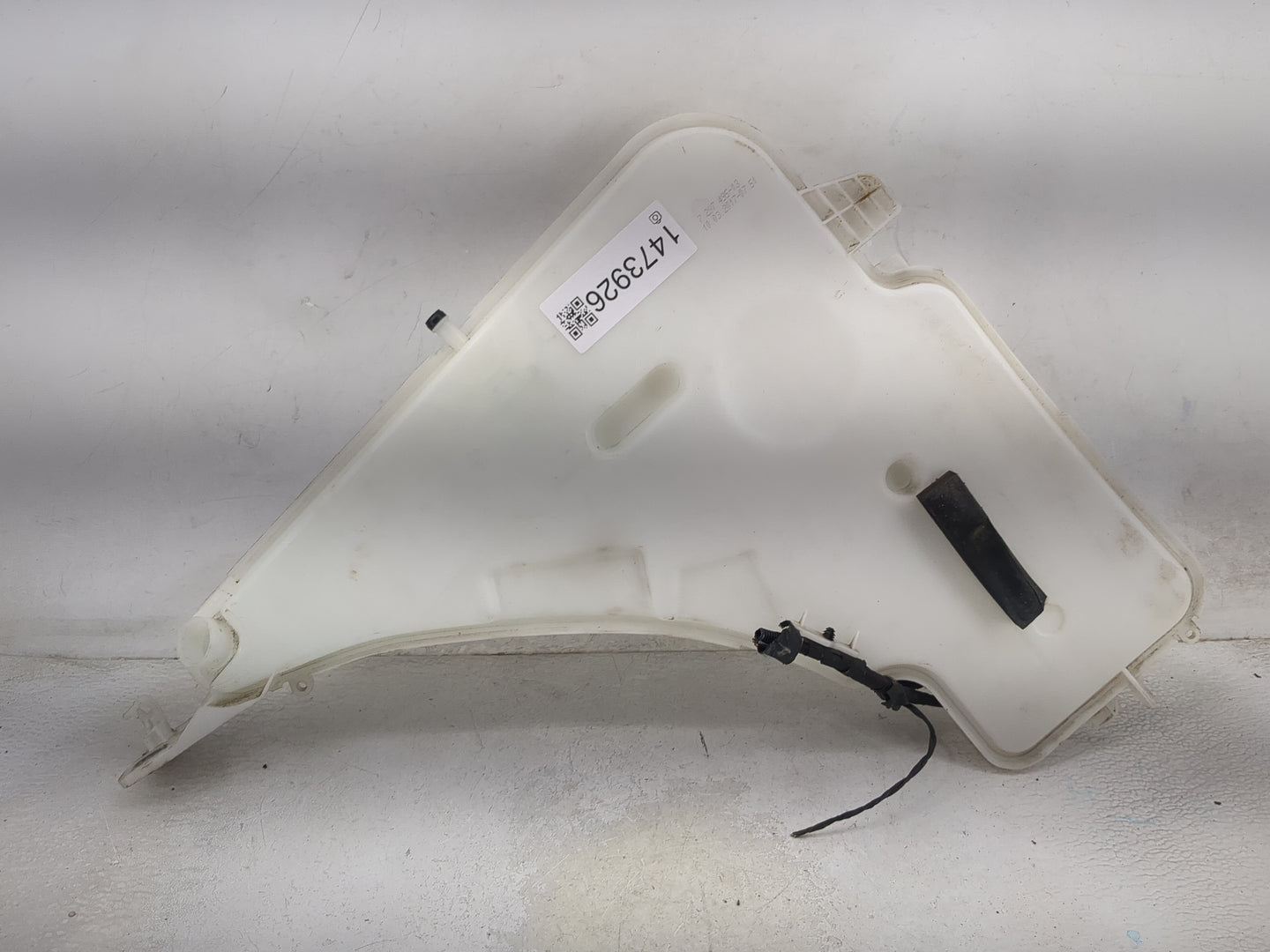 2017-2019 Bmw 330i Windshield Washer Fluid Reservoir Bottle Oem 1473926 - Oemusedautoparts1.com