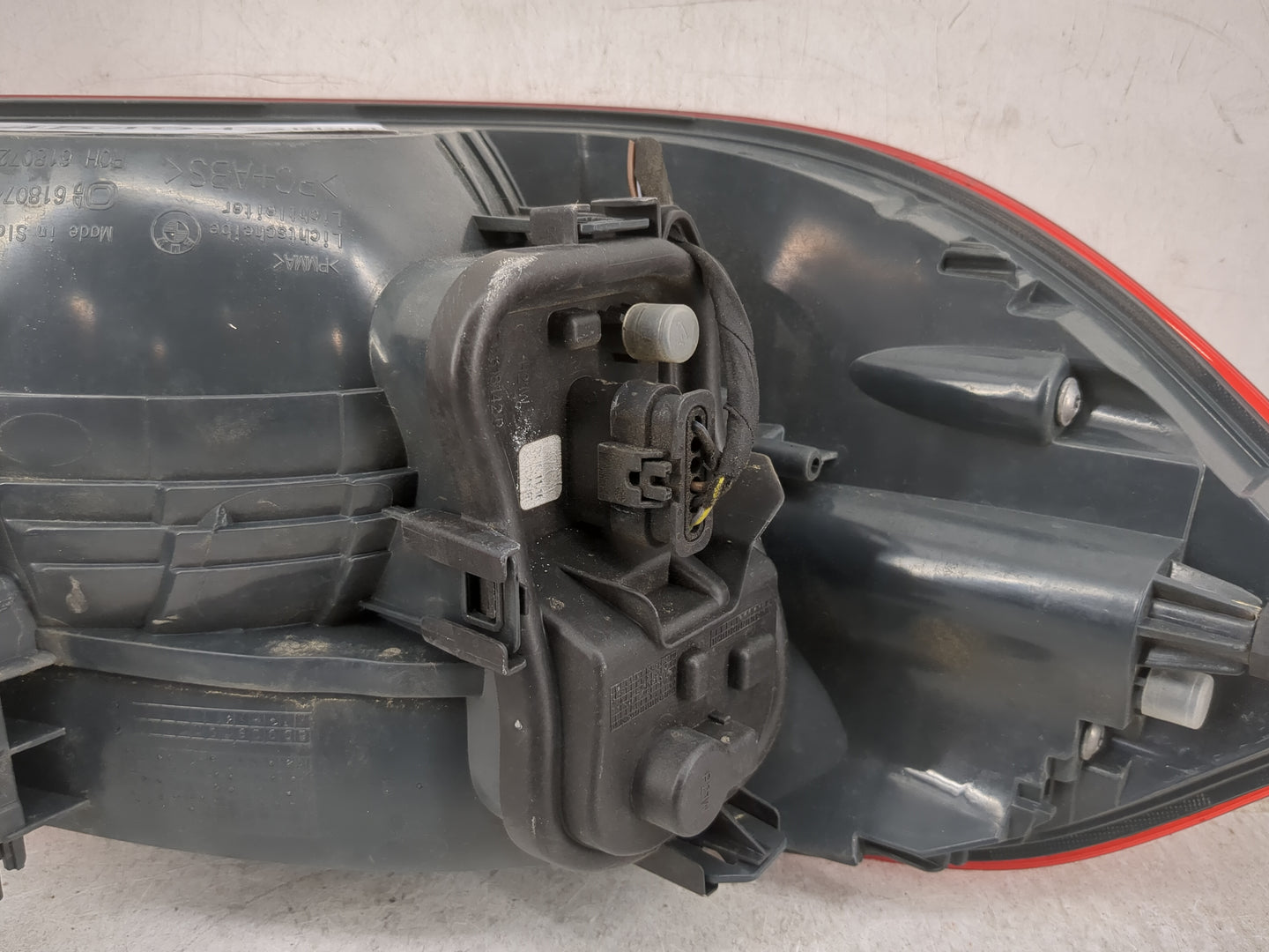 2017 Bmw 430i Tail Light Assembly Passenger Right OEM P/N:618072 618074 Fits Fits 2014 2015 2016 OEM Used Auto Parts - Oemus