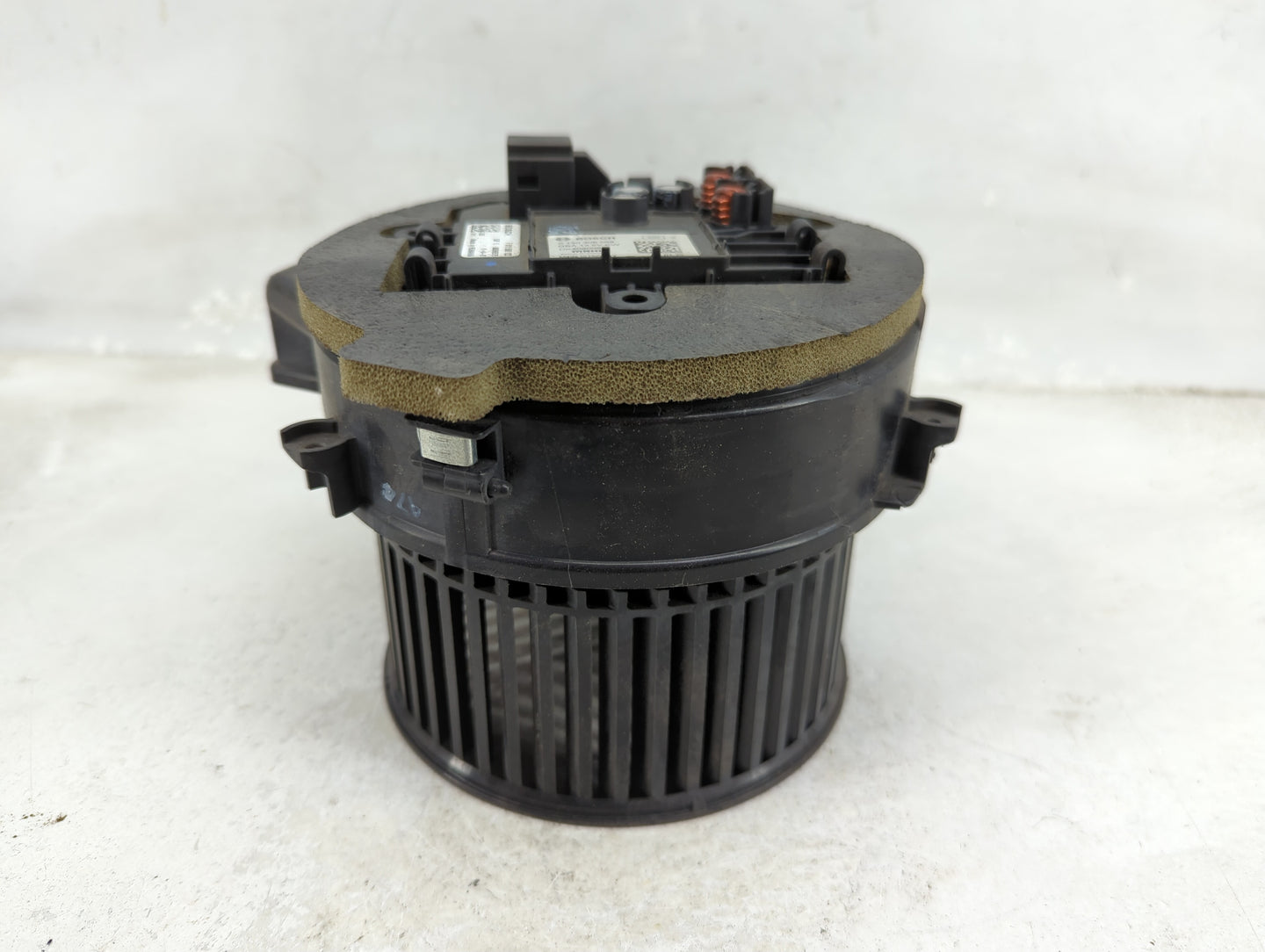 2017 Bmw 540i Heater AC Blower Motor P/N:0130309508 F011500300 Fits OEM Used Auto Parts - Oemusedautoparts1.com