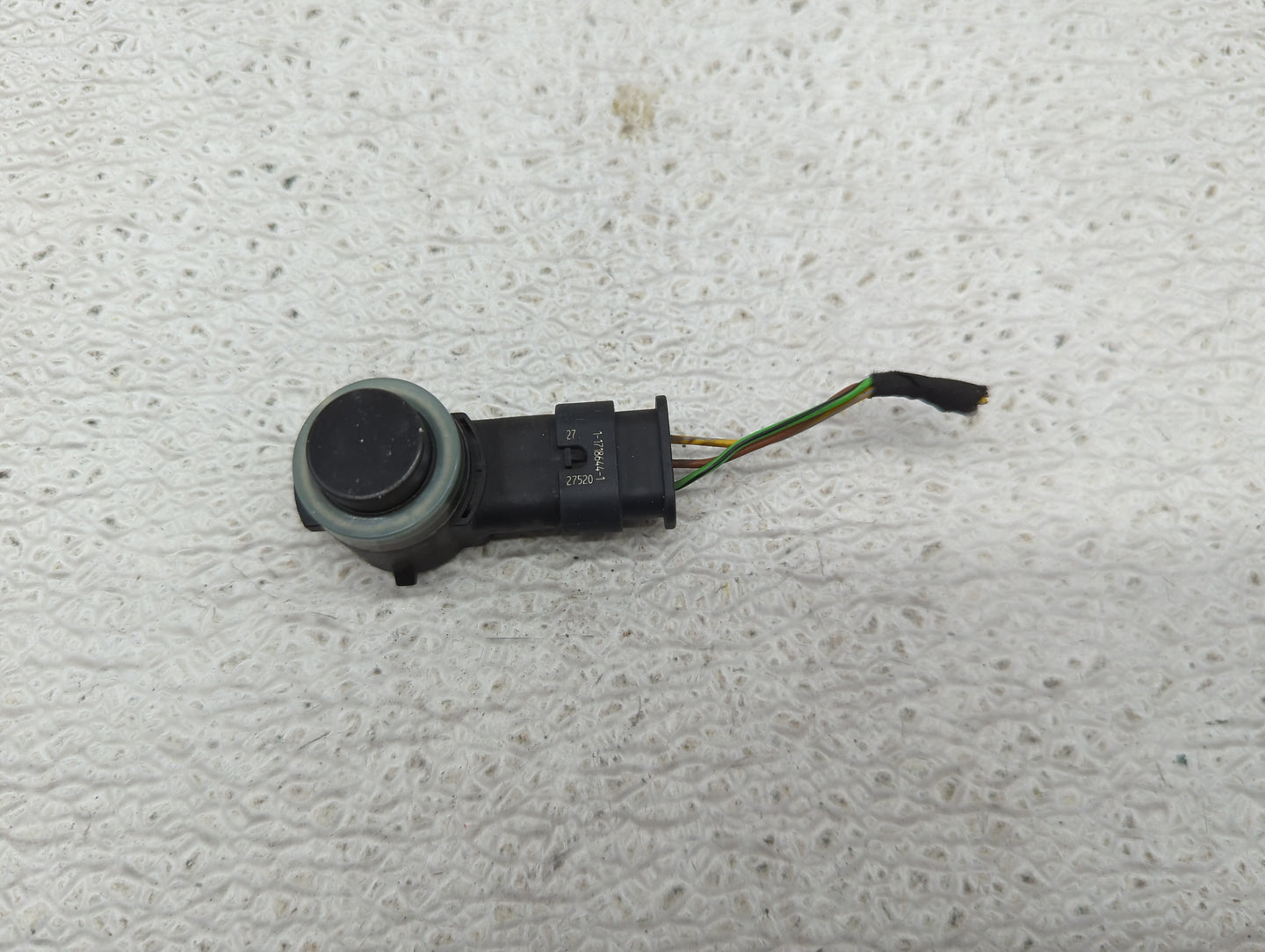 2017 Bmw 740 Front Park Assist Sensor Black - Oemusedautoparts1.com