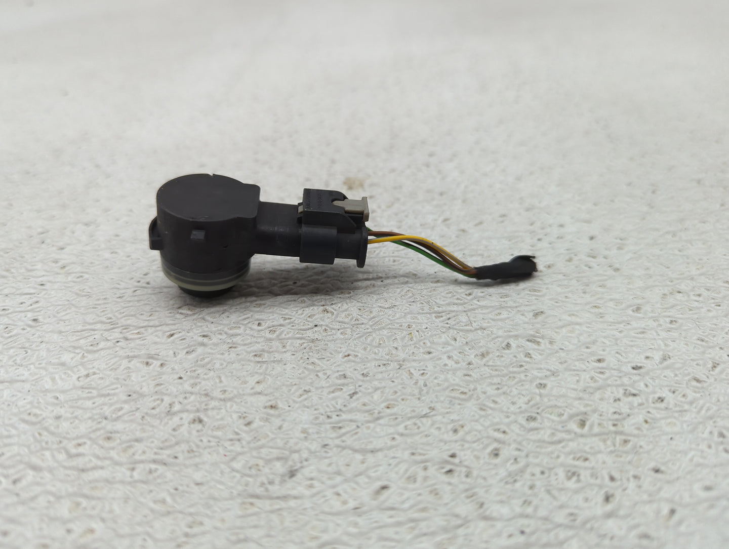 2017 Bmw 740 Front Park Assist Sensor Black - Oemusedautoparts1.com