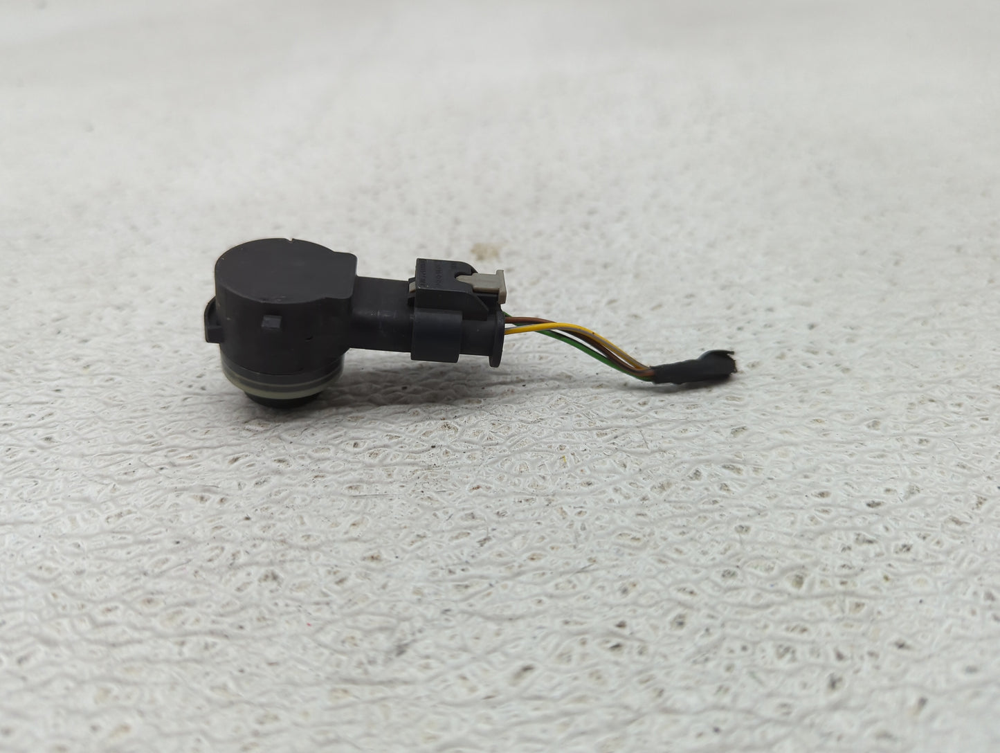 2017 Bmw 740 Front Park Assist Sensor Black - Oemusedautoparts1.com
