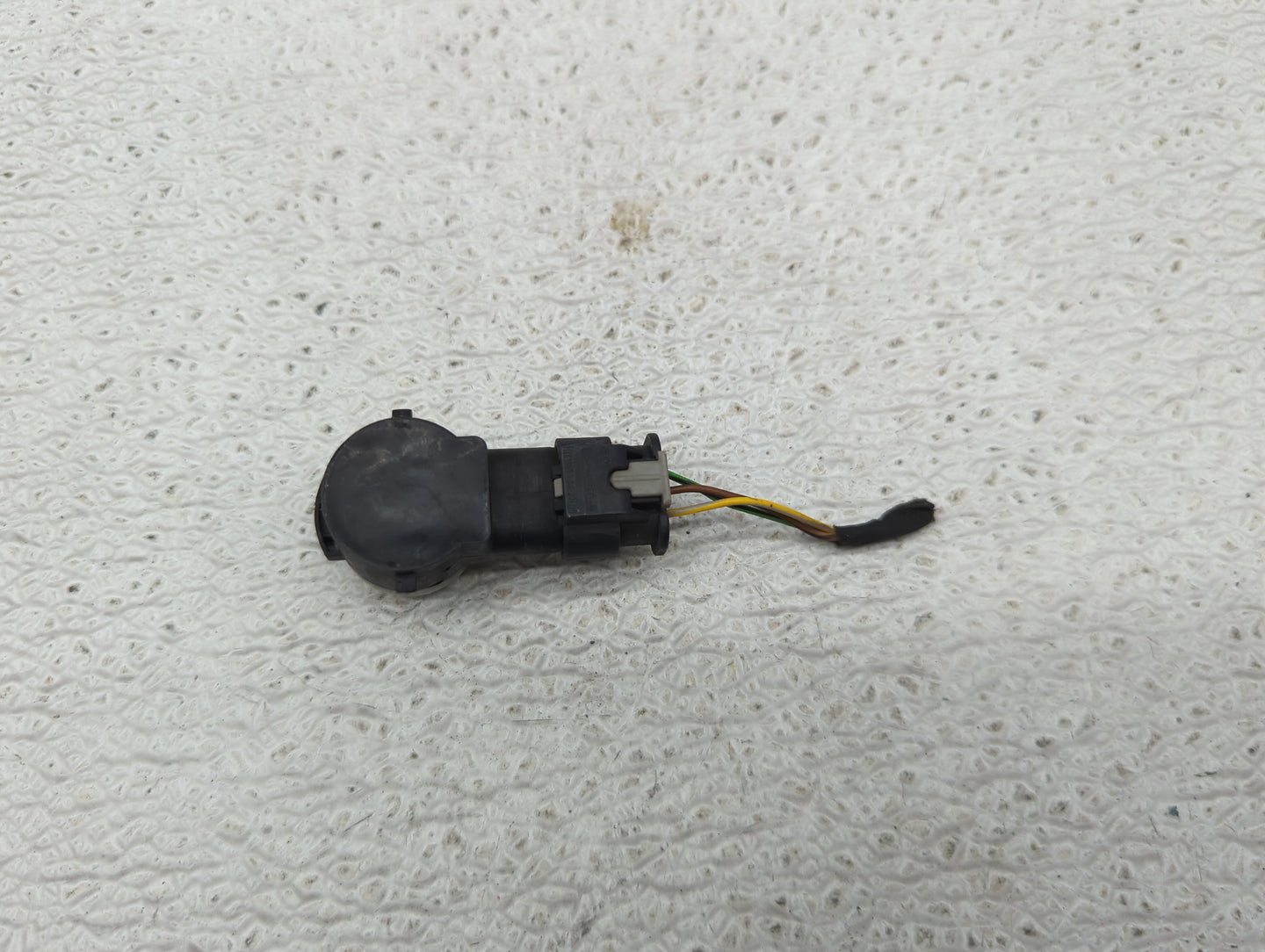 2017 Bmw 740 Front Park Assist Sensor Black - Oemusedautoparts1.com