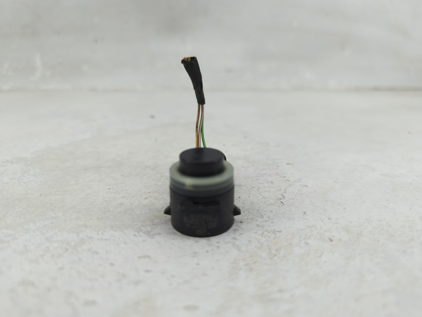 2017 Bmw 740xi Front Park Assist Sensor Black - Oemusedautoparts1.com