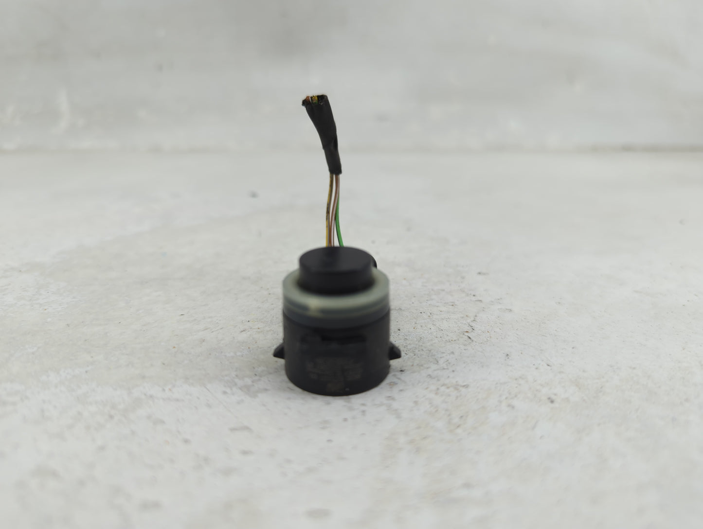 2017 Bmw 740xi Front Park Assist Sensor Black - Oemusedautoparts1.com