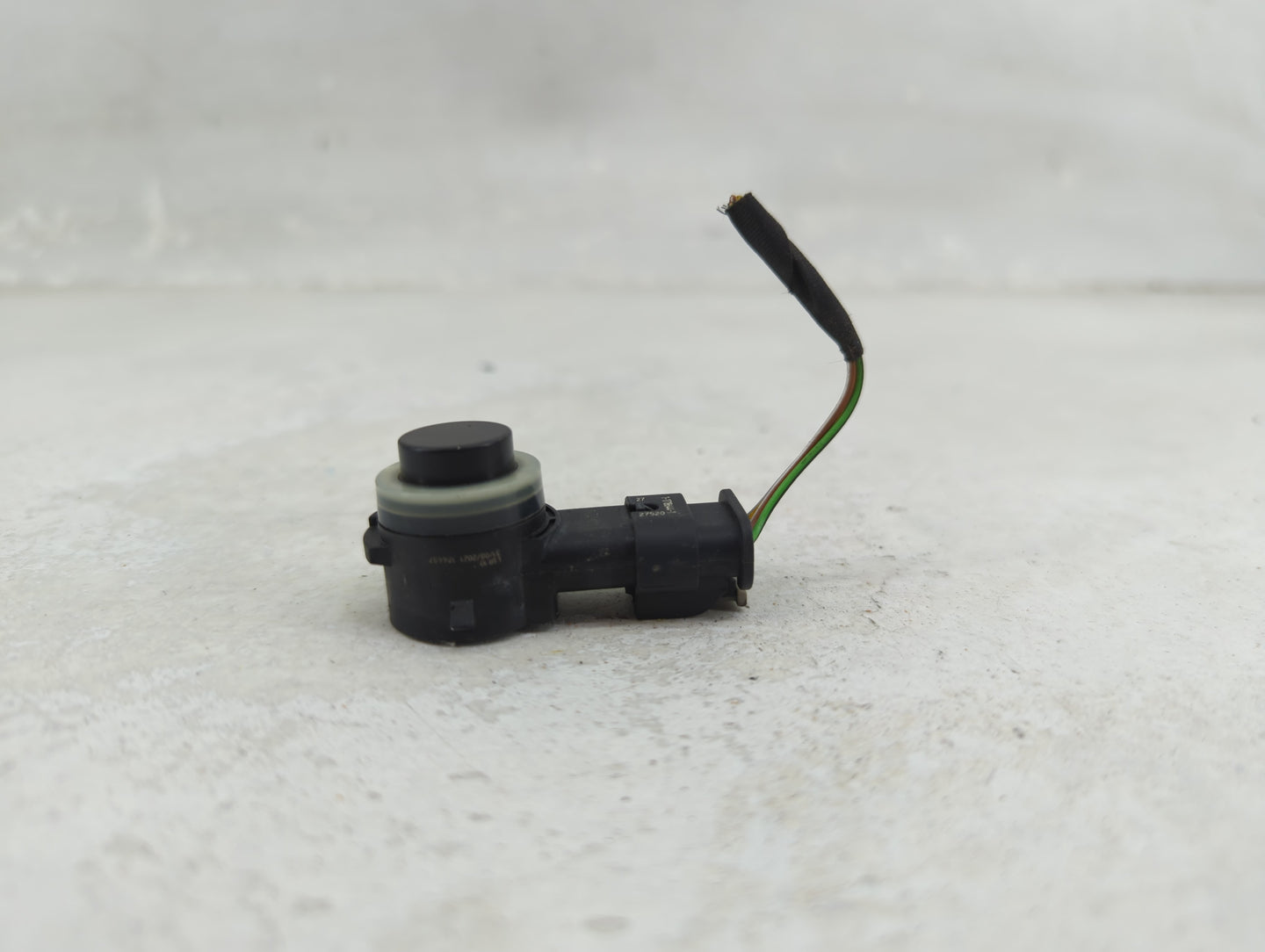 2017 Bmw 740xi Front Park Assist Sensor Black - Oemusedautoparts1.com