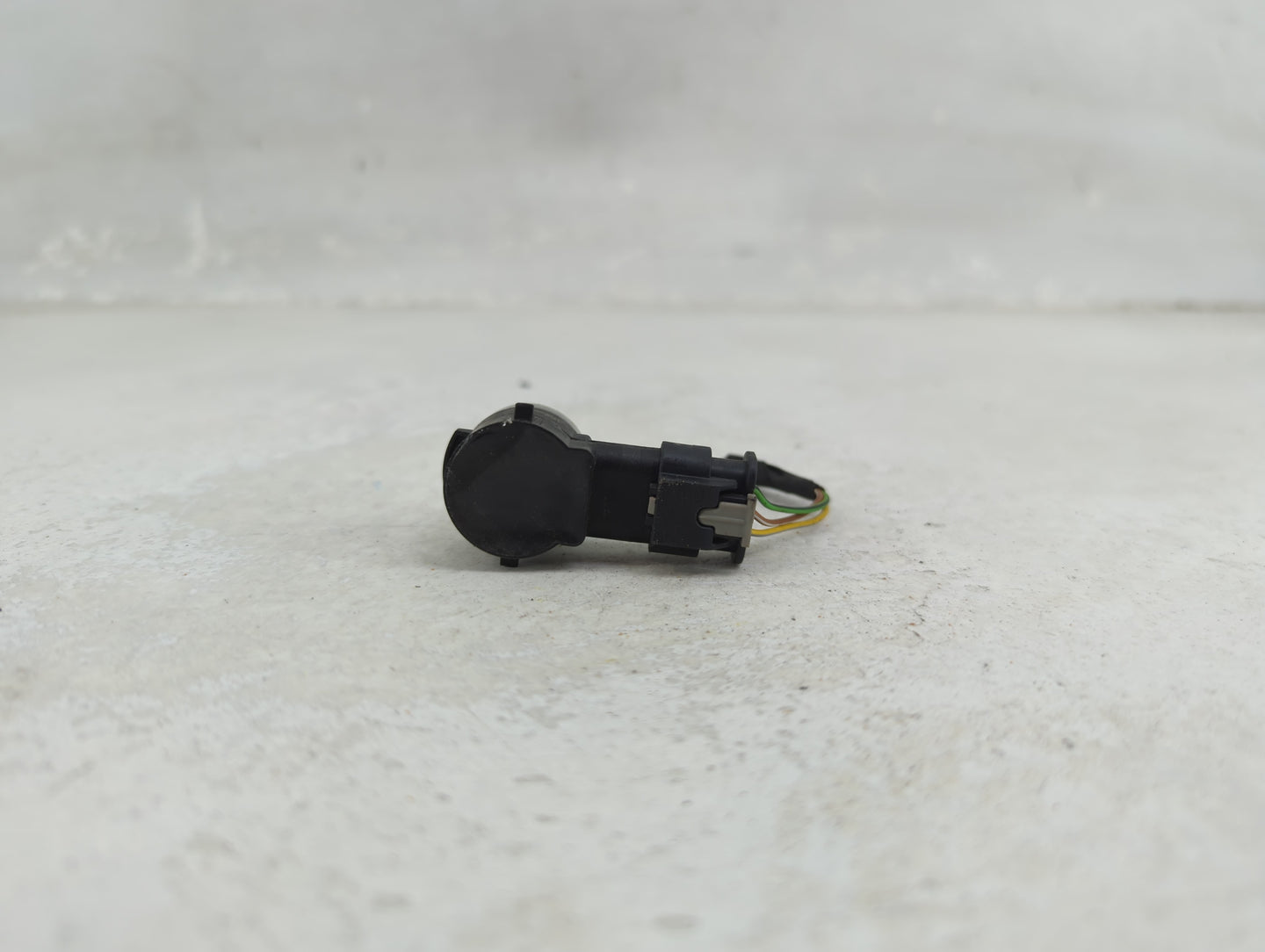 2017 Bmw 740xi Front Park Assist Sensor Black - Oemusedautoparts1.com