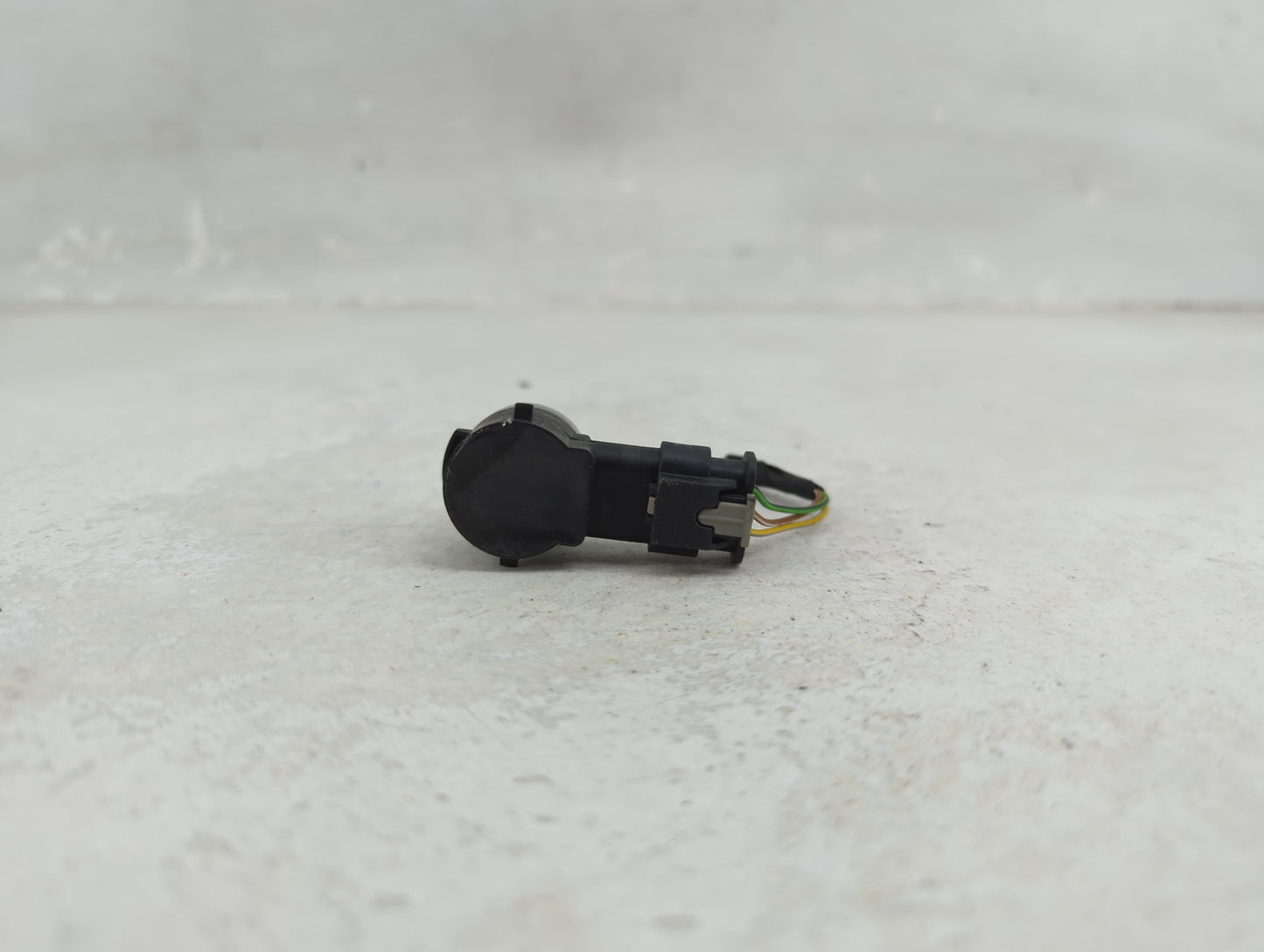 2017 Bmw 740xi Front Park Assist Sensor Black - Oemusedautoparts1.com