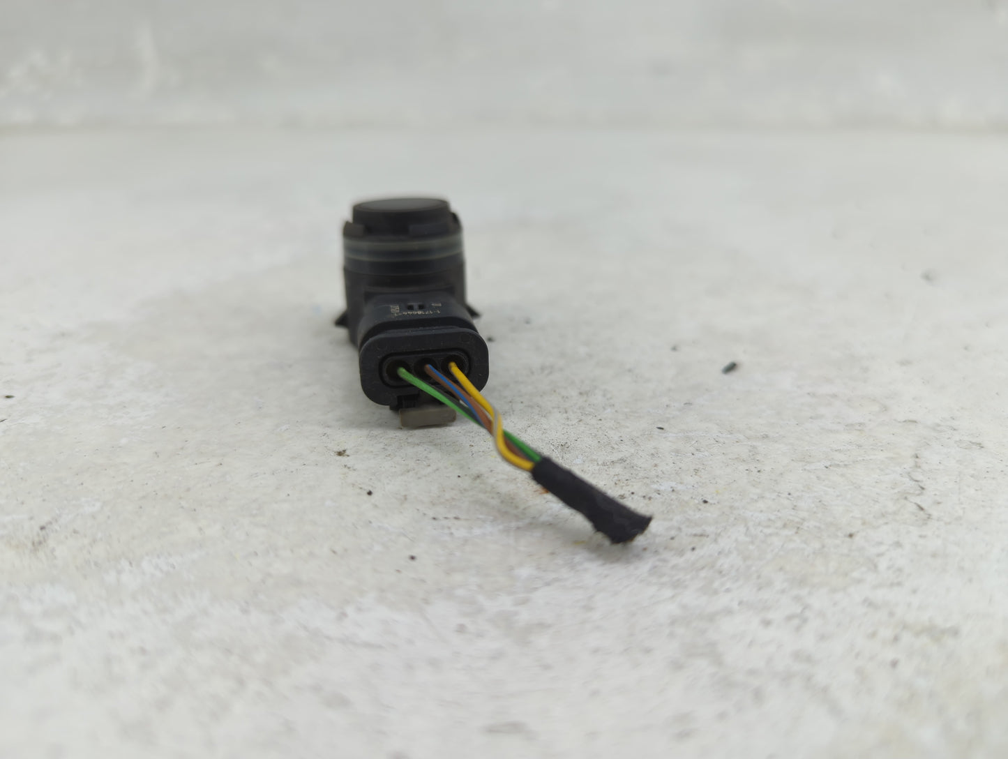2017 Bmw 740xli Front Park Assist Sensor Black 1456560 - Oemusedautoparts1.com