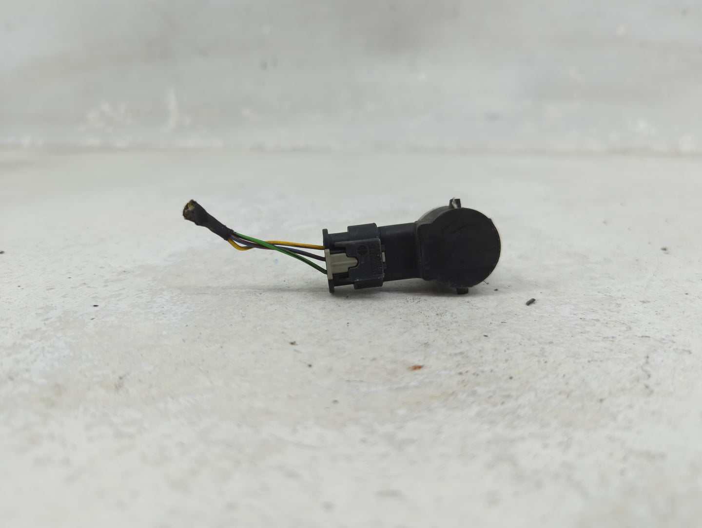2017 Bmw 740xli Front Park Assist Sensor Black 1456560 - Oemusedautoparts1.com