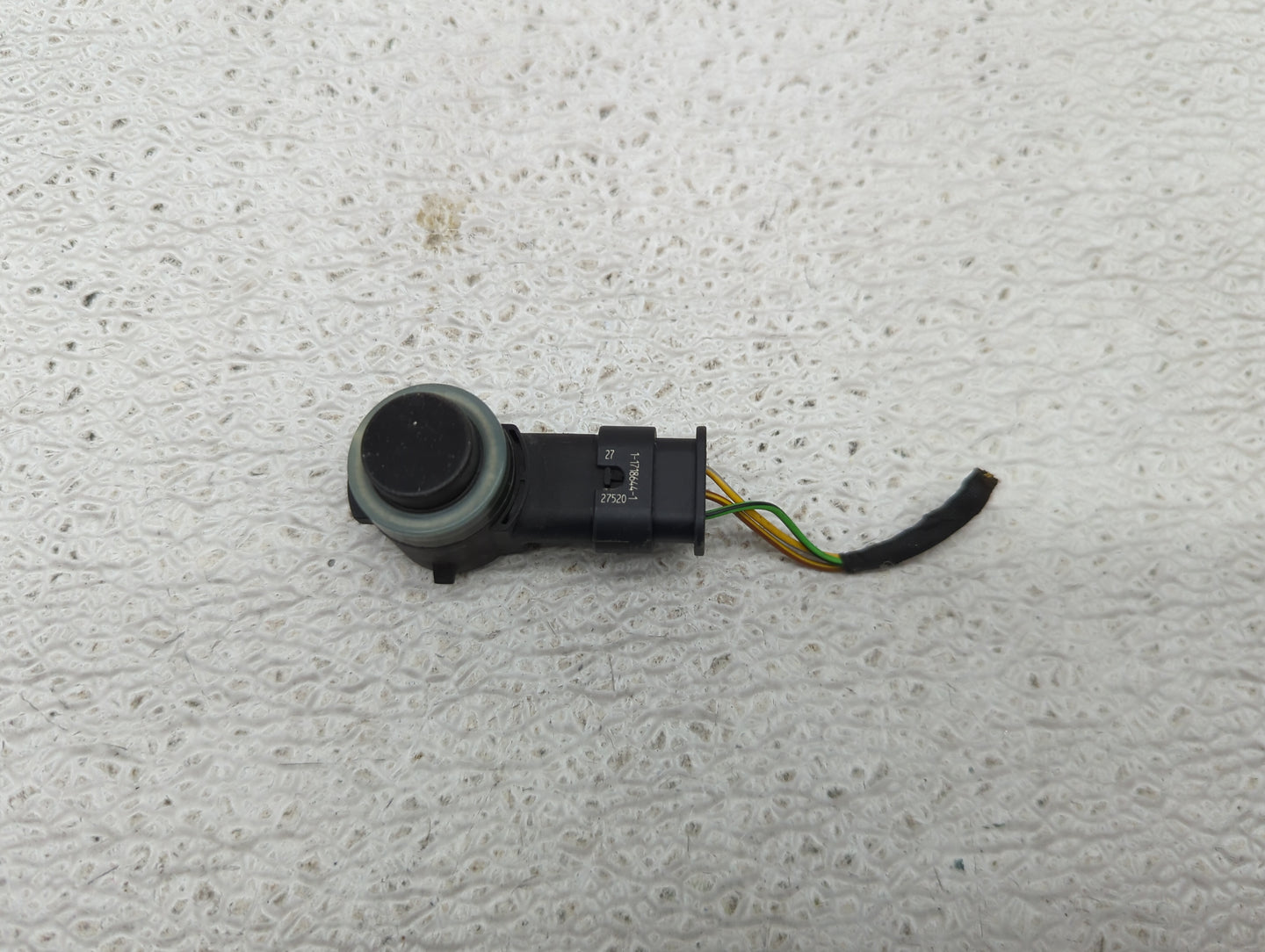 2017 Bmw 740xli Front Park Assist Sensor Black - Oemusedautoparts1.com