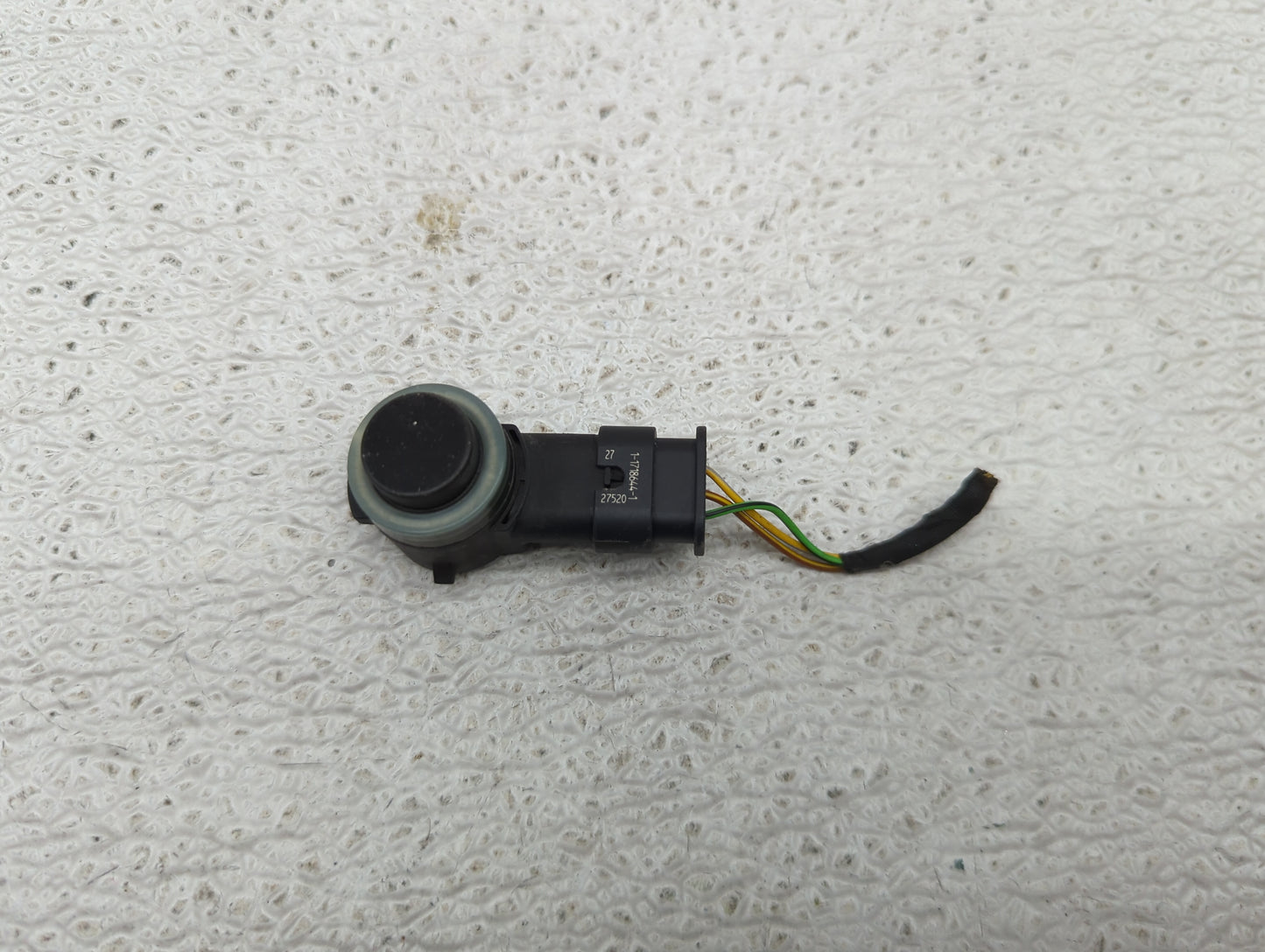 2017 Bmw 740xli Front Park Assist Sensor Black - Oemusedautoparts1.com