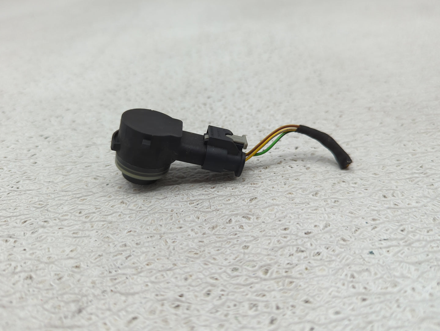 2017 Bmw 740xli Front Park Assist Sensor Black - Oemusedautoparts1.com