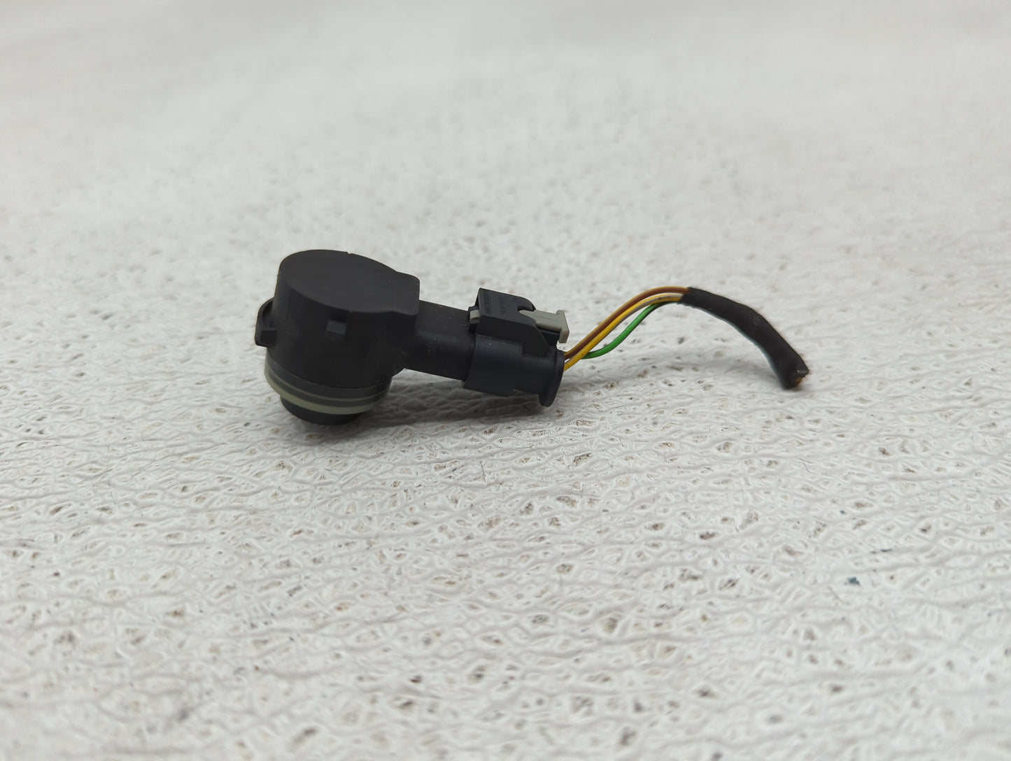 2017 Bmw 740xli Front Park Assist Sensor Black - Oemusedautoparts1.com