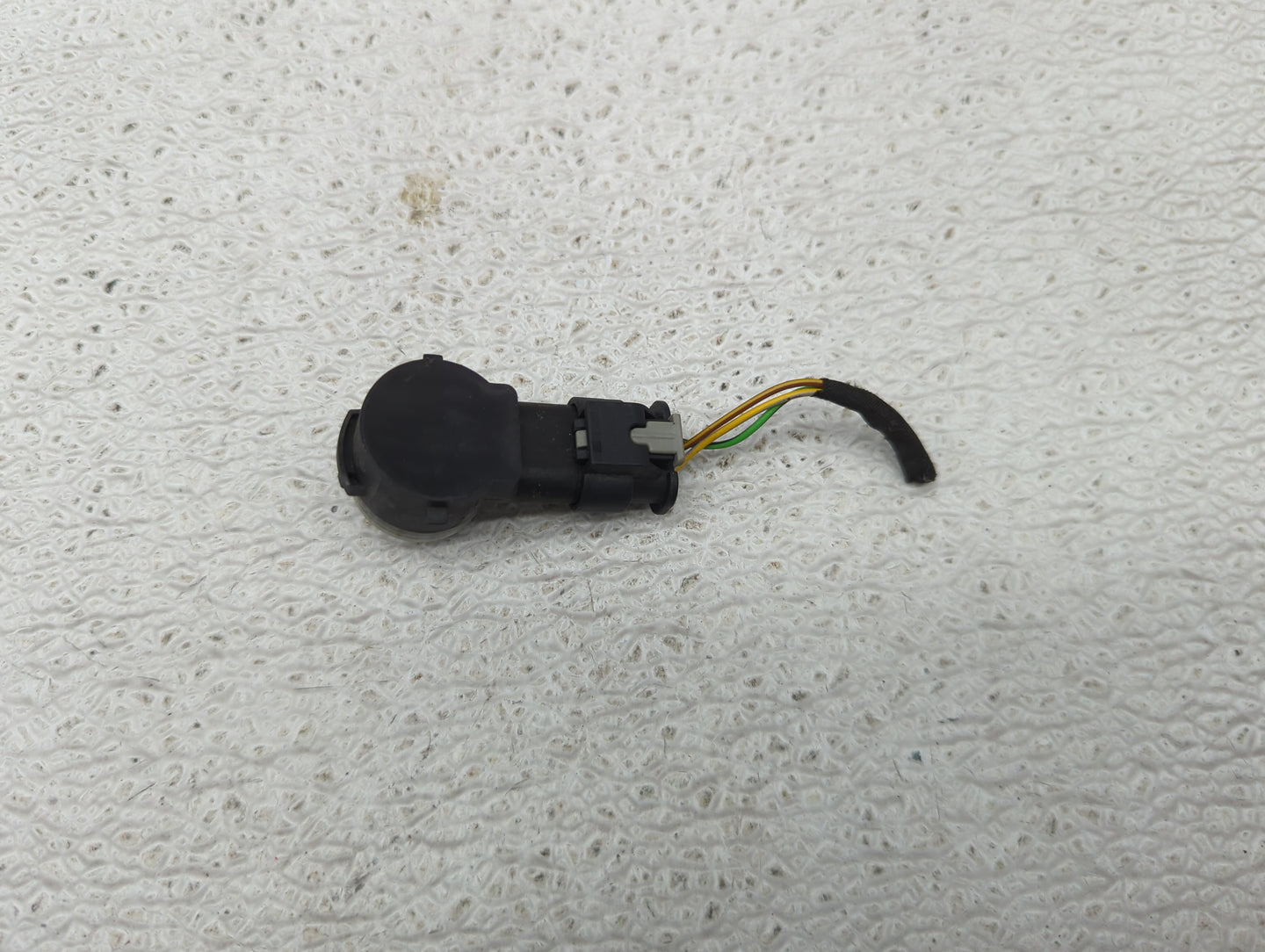 2017 Bmw 740xli Front Park Assist Sensor Black - Oemusedautoparts1.com