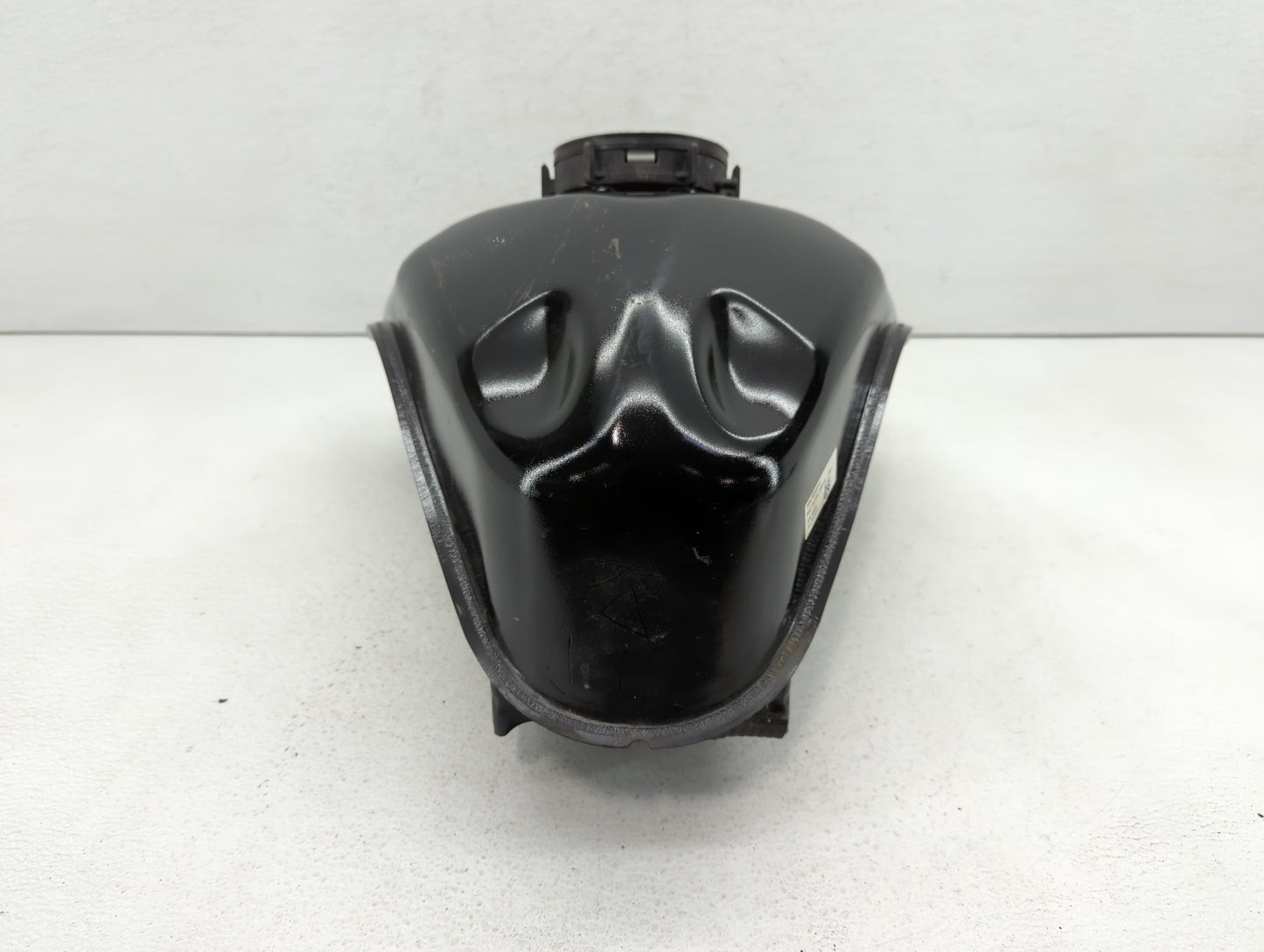 2017 Bmw G 310 R Fuel Tank Door Lid Gas Tank Black - Oemusedautoparts1.com