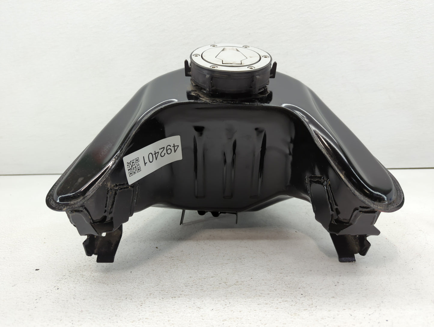 2017 Bmw G 310 R Fuel Tank Door Lid Gas Tank Black - Oemusedautoparts1.com