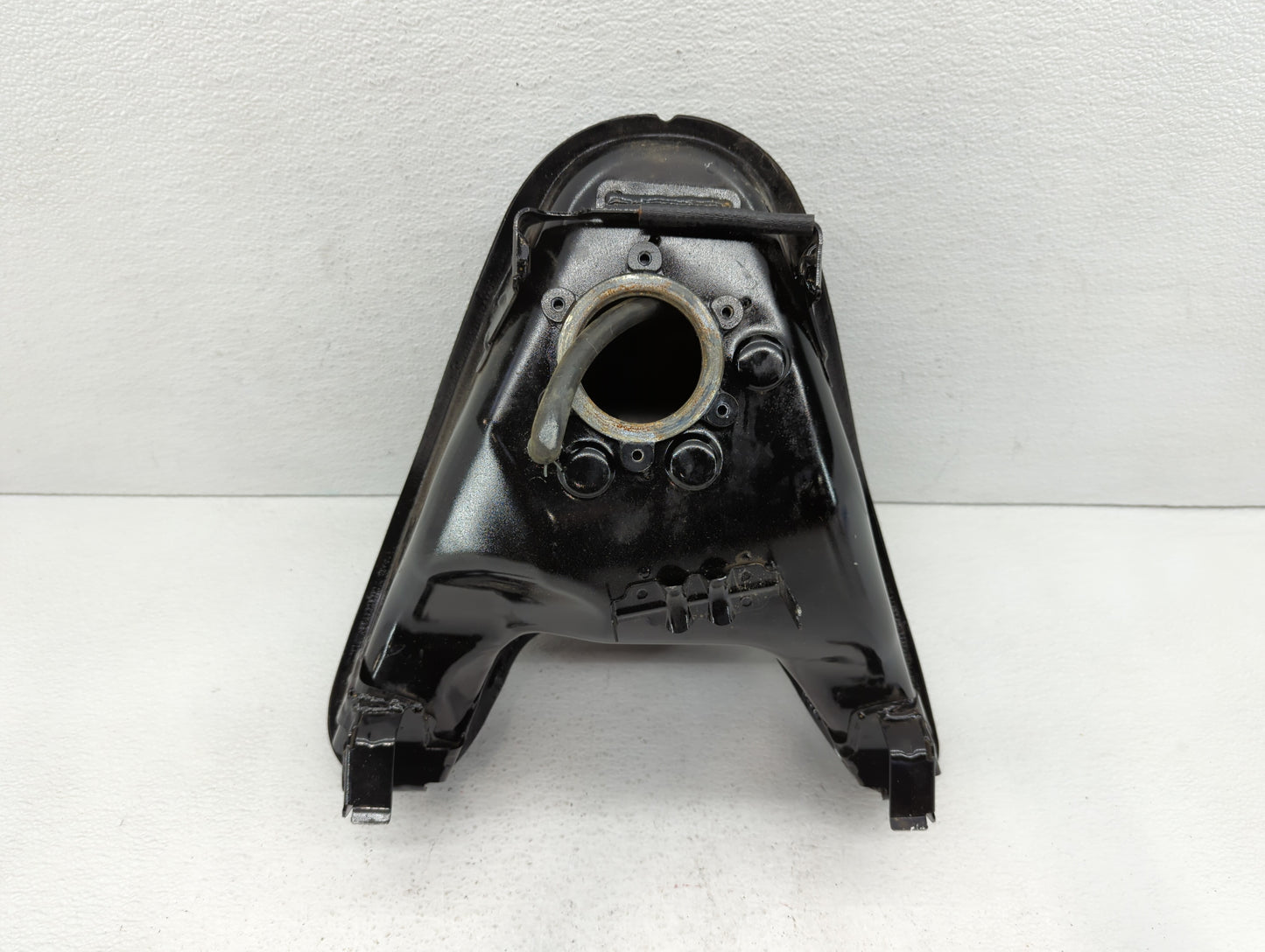 2017 Bmw G 310 R Fuel Tank Door Lid Gas Tank Black - Oemusedautoparts1.com