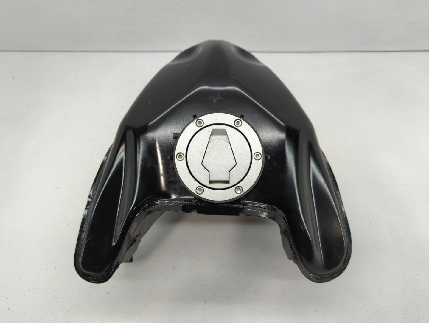 2017 Bmw G 310 R Motorcycle Fuel Gas Petrol Tank Black - Oemusedautoparts1.com