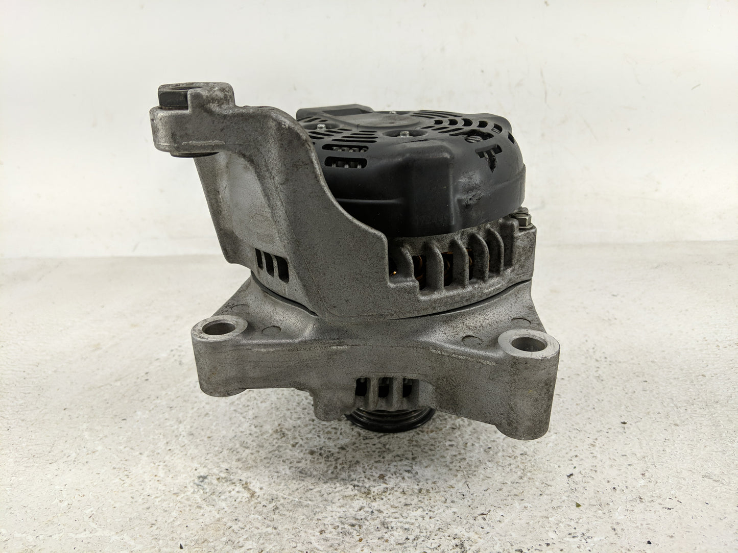2016-2019 Bmw X1 Alternator Replacement Generator Charging Assembly Engine OEM P/N:7640131-03 104211-8181 Fits OEM Used Auto