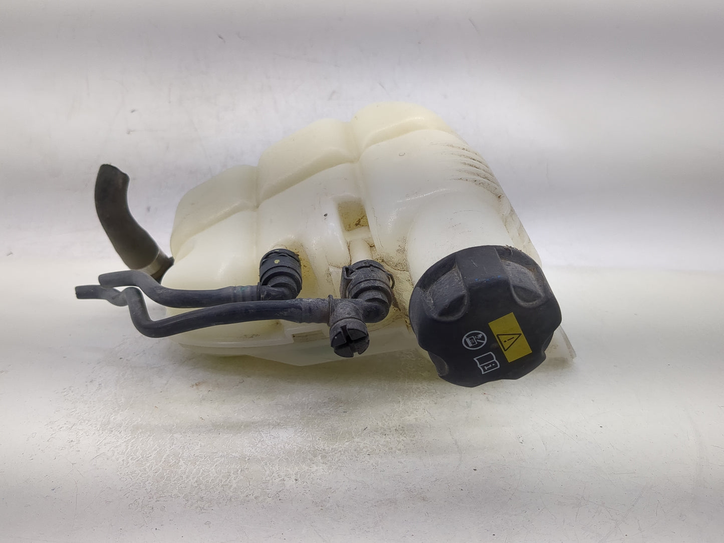 2016-2019 Bmw X1 Windshield Washer Fluid Reservoir Bottle Oem - Oemusedautoparts1.com
