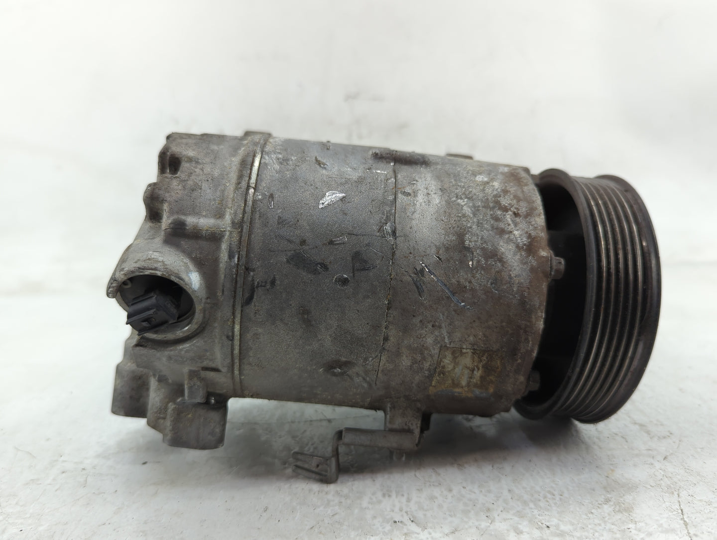 2016-2019 Bmw X1 Air Conditioning A/c Ac Compressor Oem - Oemusedautoparts1.com