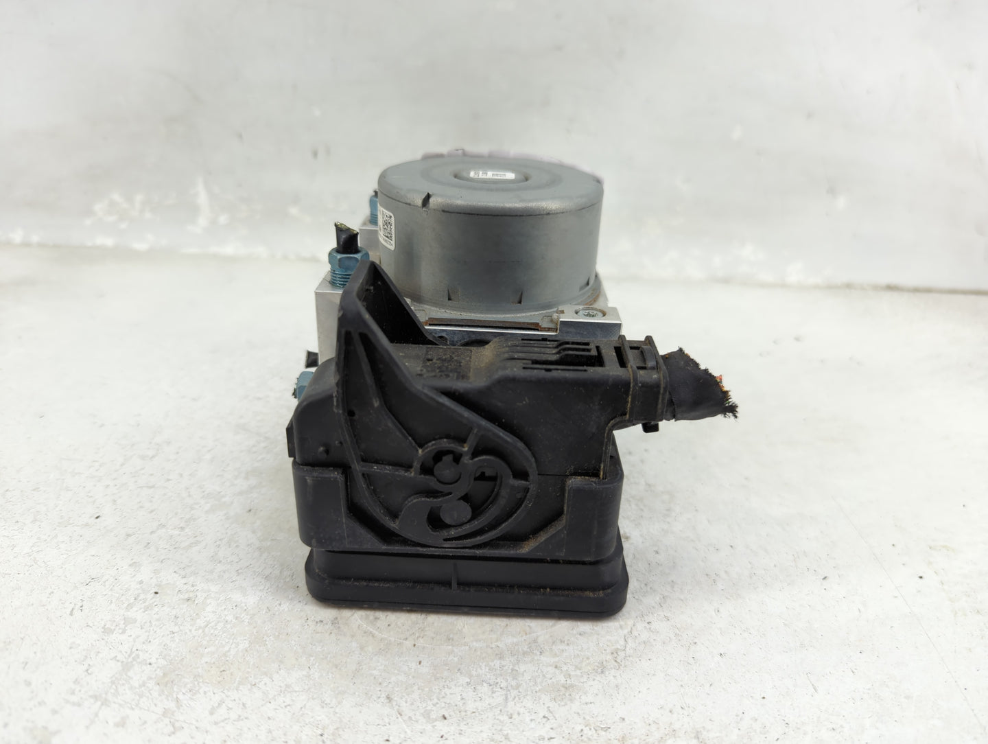 2017 Bmw X1 ABS Pump Control Module Replacement P/N:6888063-01 Fits OEM Used Auto Parts - Oemusedautoparts1.com