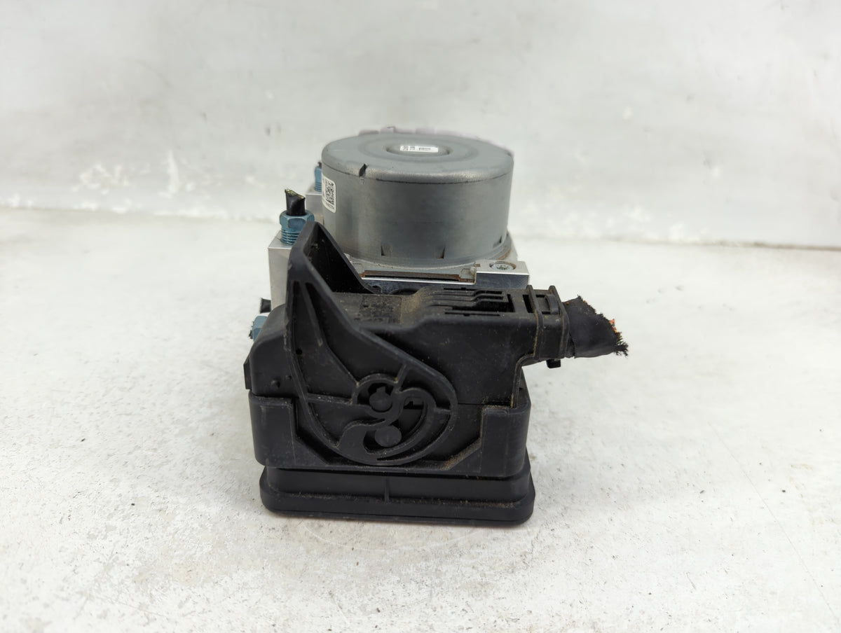 2017 Bmw X1 Anti-Lock Brake ABS Pump Module Actuator OEM P/N:6888063-01 Fits OEM Used Auto Parts - Oemusedautoparts1.com