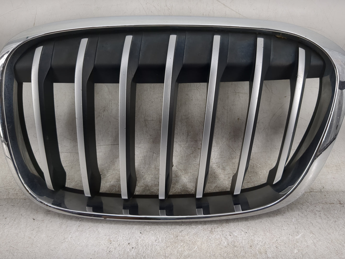 2016-2019 Bmw X1 Front Grille Bumper Not Included - Oemusedautoparts1.com