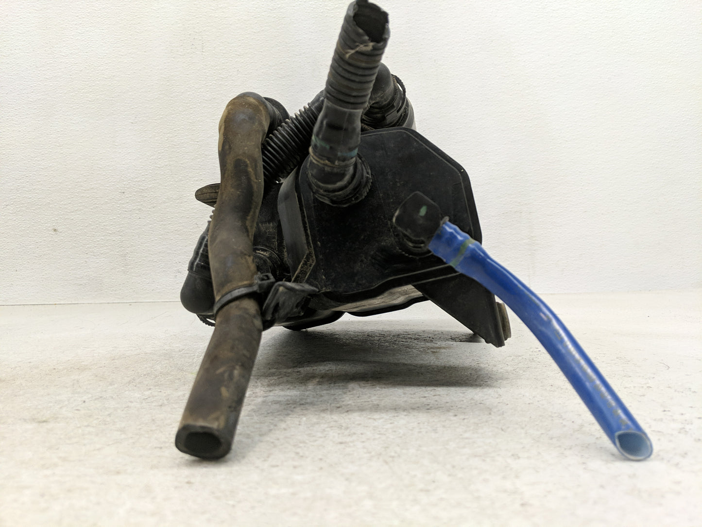 2017 Bmw X3 Fuel Vapor Charcoal Canister 1261179 - Oemusedautoparts1.com