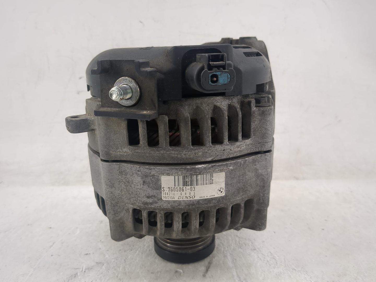 2013-2017 Bmw X3 Alternator Replacement Generator Charging Assembly Engine OEM P/N:7605061-03 Fits OEM Used Auto Parts - Oem