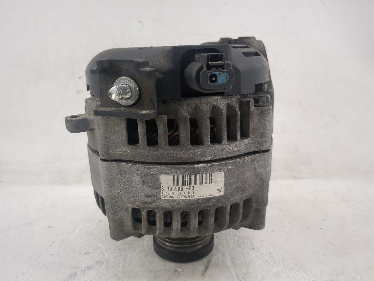 2013-2017 Bmw X3 Alternator Replacement Generator Charging Assembly Engine OEM P/N:7605061-03 Fits OEM Used Auto Parts - Oem