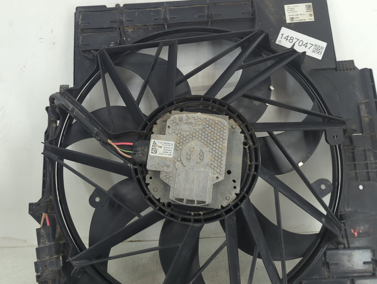 2013-2017 Bmw X3 Electric Radiator Cooling Fan Motor Assembly P/N:17427601176-03 M149991-B Fits Fits 2013 2014 2015 2016 201
