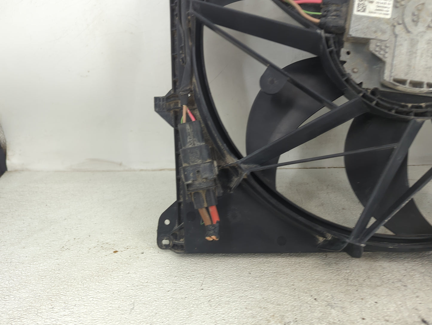 2013-2017 Bmw X3 Electric Radiator Cooling Fan Motor Assembly P/N:17427601176-03 M149991-B Fits Fits 2013 2014 2015 2016 201