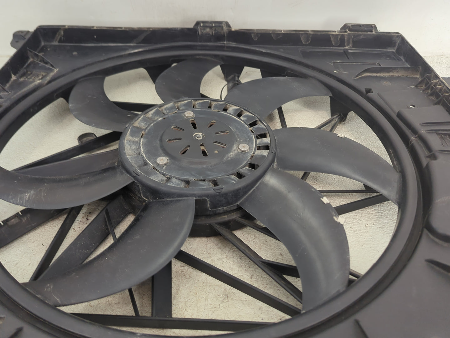 2013-2017 Bmw X3 Electric Radiator Cooling Fan Motor Assembly P/N:17427601176-03 M149991-B Fits Fits 2013 2014 2015 2016 201