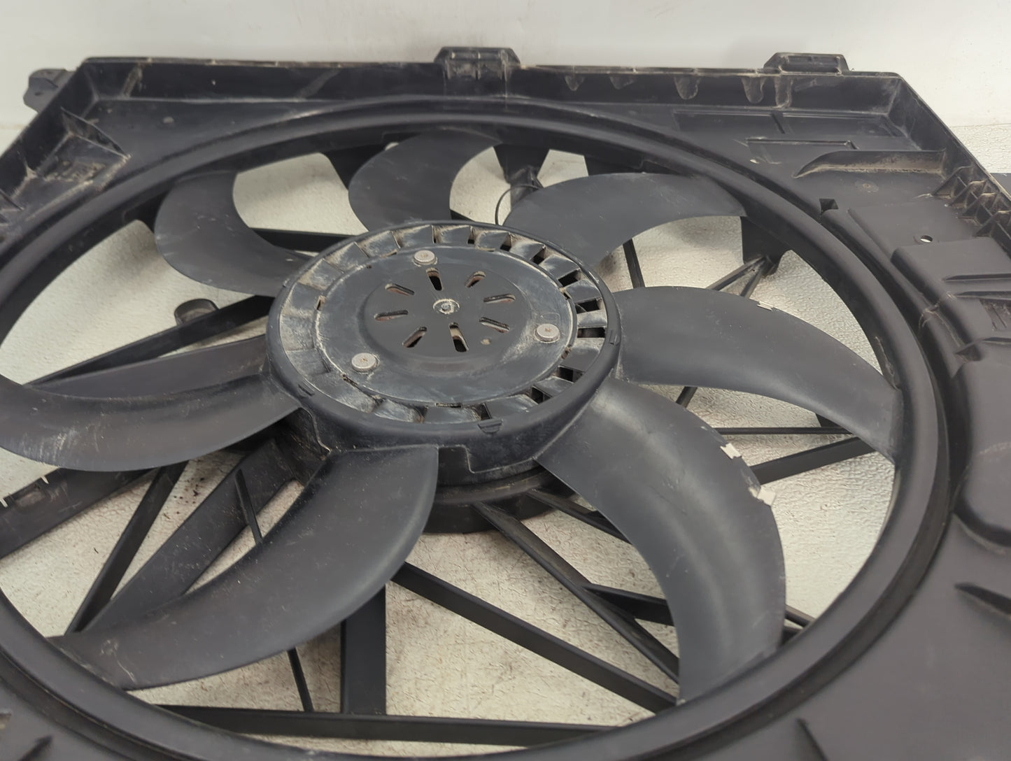 2013-2017 Bmw X3 Electric Radiator Cooling Fan Motor Assembly P/N:17427601176-03 M149991-B Fits Fits 2013 2014 2015 2016 201
