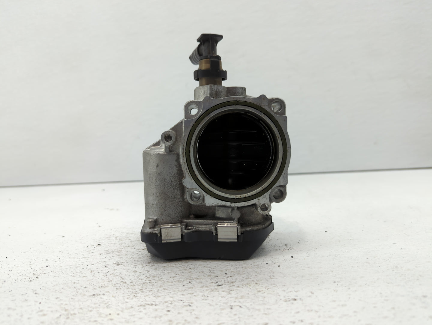 2013-2017 Bmw X3 Throttle Body P/N:1354 7588625-04 1354 7588625-03 Fits Fits 2012 2013 2014 2015 2016 2017 2018 OEM Used Aut