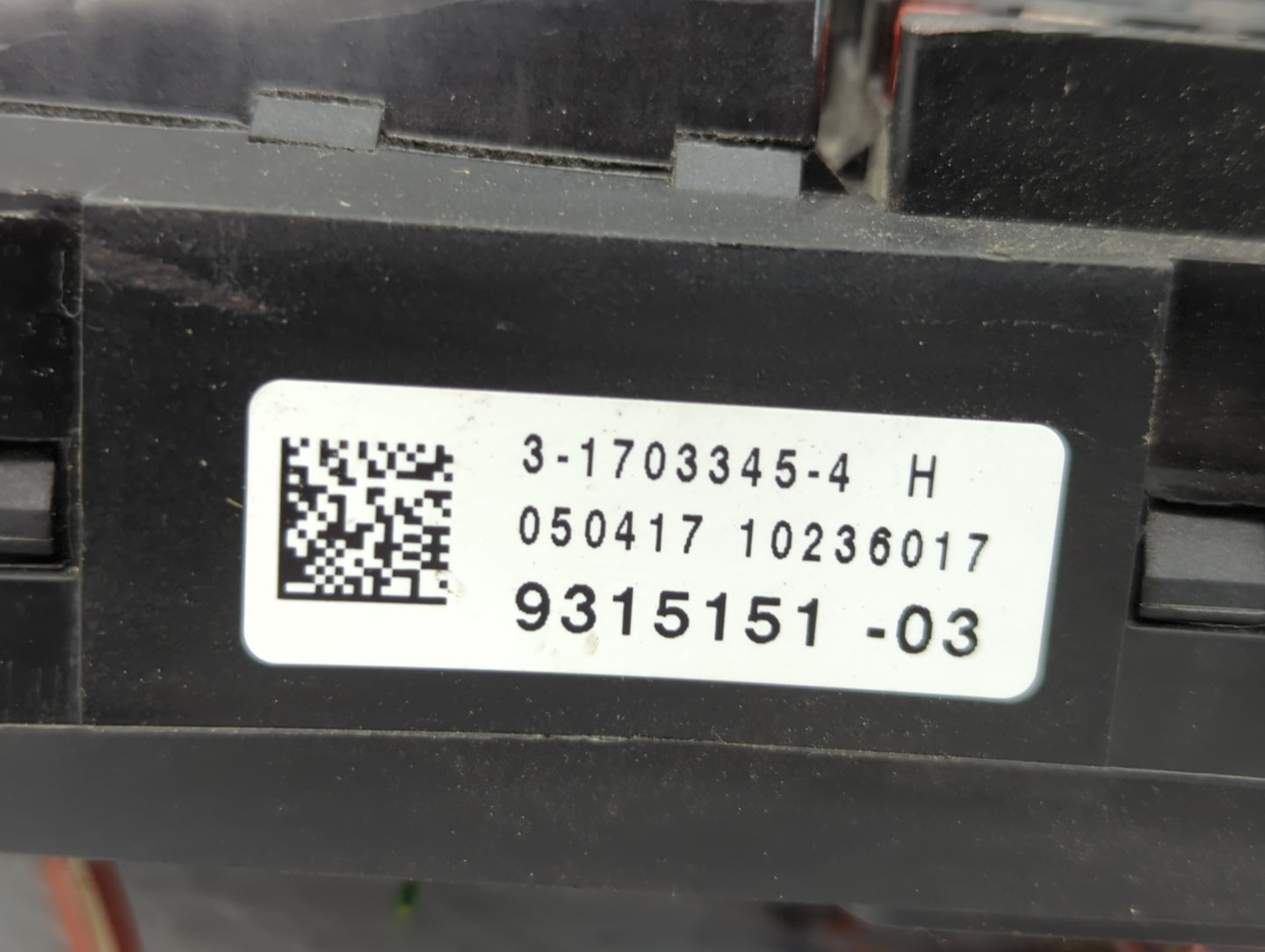 2015-2017 Bmw X3 Fusebox Fuse Box Panel Relay Module P/N:9315151-03 Fits Fits 2015 2016 2017 OEM Used Auto Parts - Oemusedau