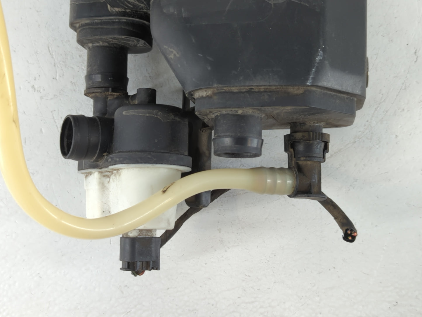 2017 Bmw X3 Fuel Vapor Charcoal Canister 719617 - Oemusedautoparts1.com