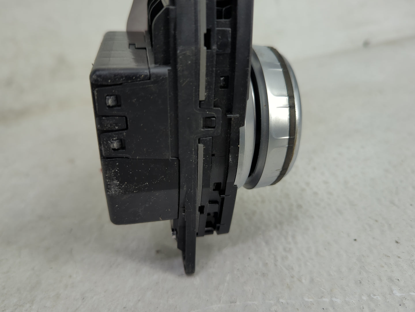 2017 Bmw X5 Radio AM FM Cd Player Receiver Replacement P/N:65826829082-02 6582682908202 Fits OEM Used Auto Parts - Oemusedau