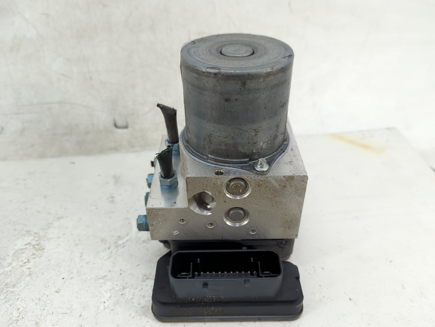 2015-2019 Bmw X6 ABS Pump Control Module Replacement P/N:6879428-01 Fits Fits 2014 2015 2016 2017 2018 2019 OEM Used Auto Pa