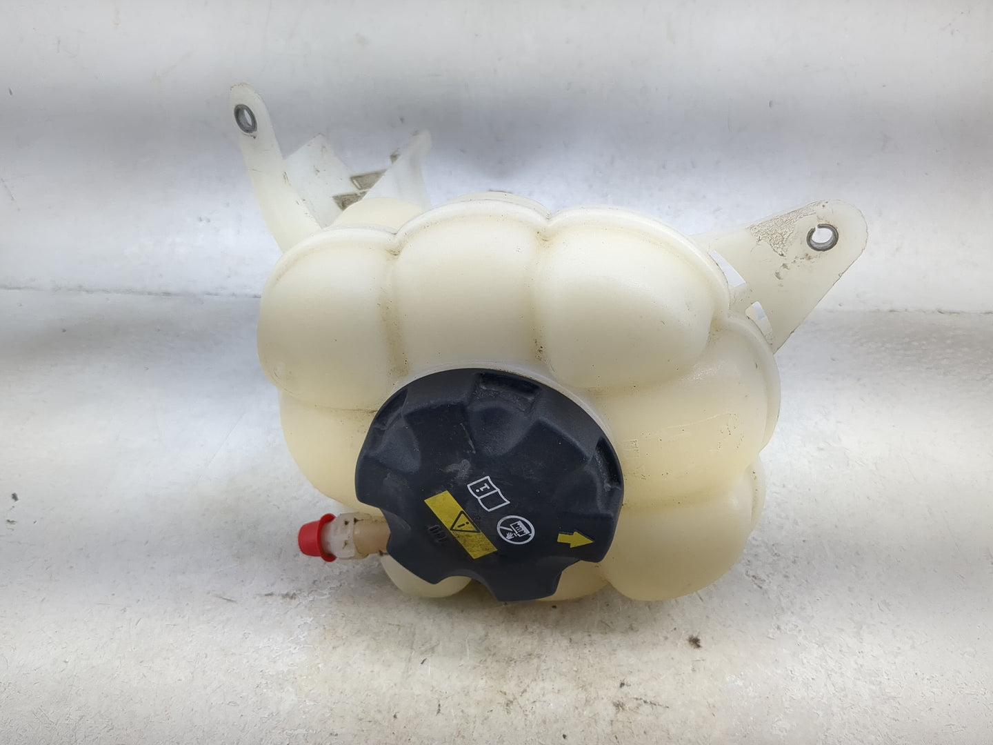 2017 Bmw X6 Radiator Coolant Overflow Expansion Tank Bottle - Oemusedautoparts1.com