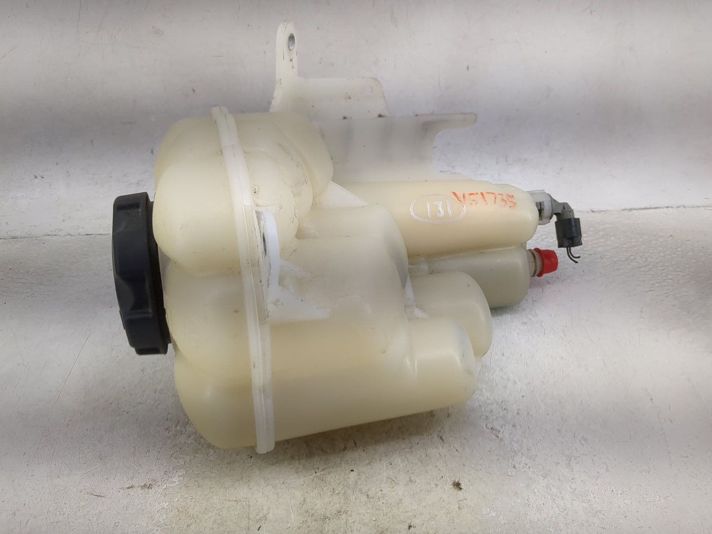 2017 Bmw X6 Radiator Coolant Overflow Expansion Tank Bottle - Oemusedautoparts1.com